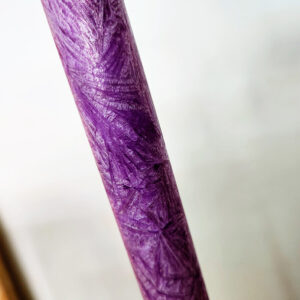 Vela natural sin tóxicos violeta hecha a mano